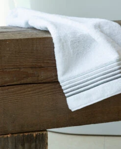 5-Line Embroidered Guest Towels -Home Textiles Shop BAGNI5LINEGREYPRODUCT 956278b5 9644 47ef 9e5b 76369229396c