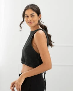 Crinkle Keyhole Tank Black -Home Textiles Shop Crinkle Keyhole Tank Black2