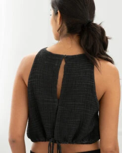 Crinkle Keyhole Tank Black -Home Textiles Shop Crinkle Keyhole Tank Black Close2