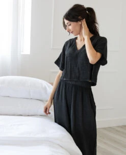 Crinkle Crop Top Black -Home Textiles Shop CrinkleTopBlack2