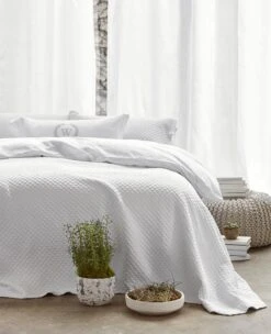 Ungaretti Coverlet White