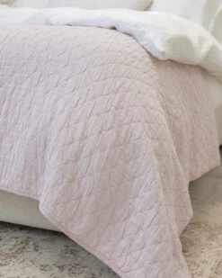 Lexington Quilt Chambray/Stripe Pink -Home Textiles Shop Lexington Quilt Chambray Stripe Pink2 01990d3d 5509 49c4 b0b0 77c125a48a92