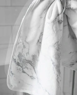 Marbled Towel White/Silver