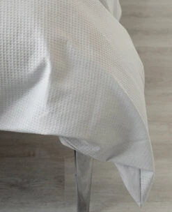 Mini-Waffle Piqué White & Pebble -Home Textiles Shop Mini WafflePiqueWhite Pebblecloseup8