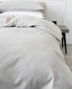 Mini-Waffle Piqué White & Pebble -Home Textiles Shop Mini WafflePiqueWhite Pebblecloseup9