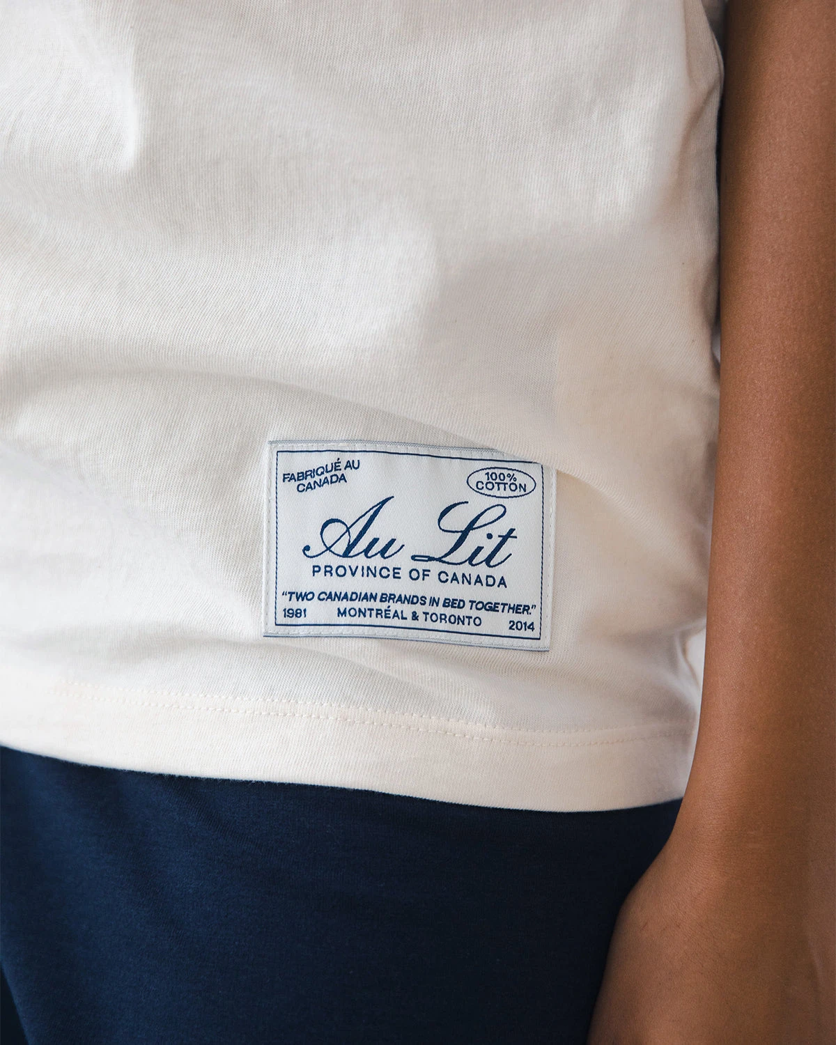 Au Lit X Province Of Canada French For To Bed Tee 10 Au Lit X Province Of Canada French For To Bed Tee - Image 8