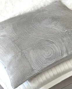 Velvet Circles Quilt -Home Textiles Shop Velvet Circles Quilt 4